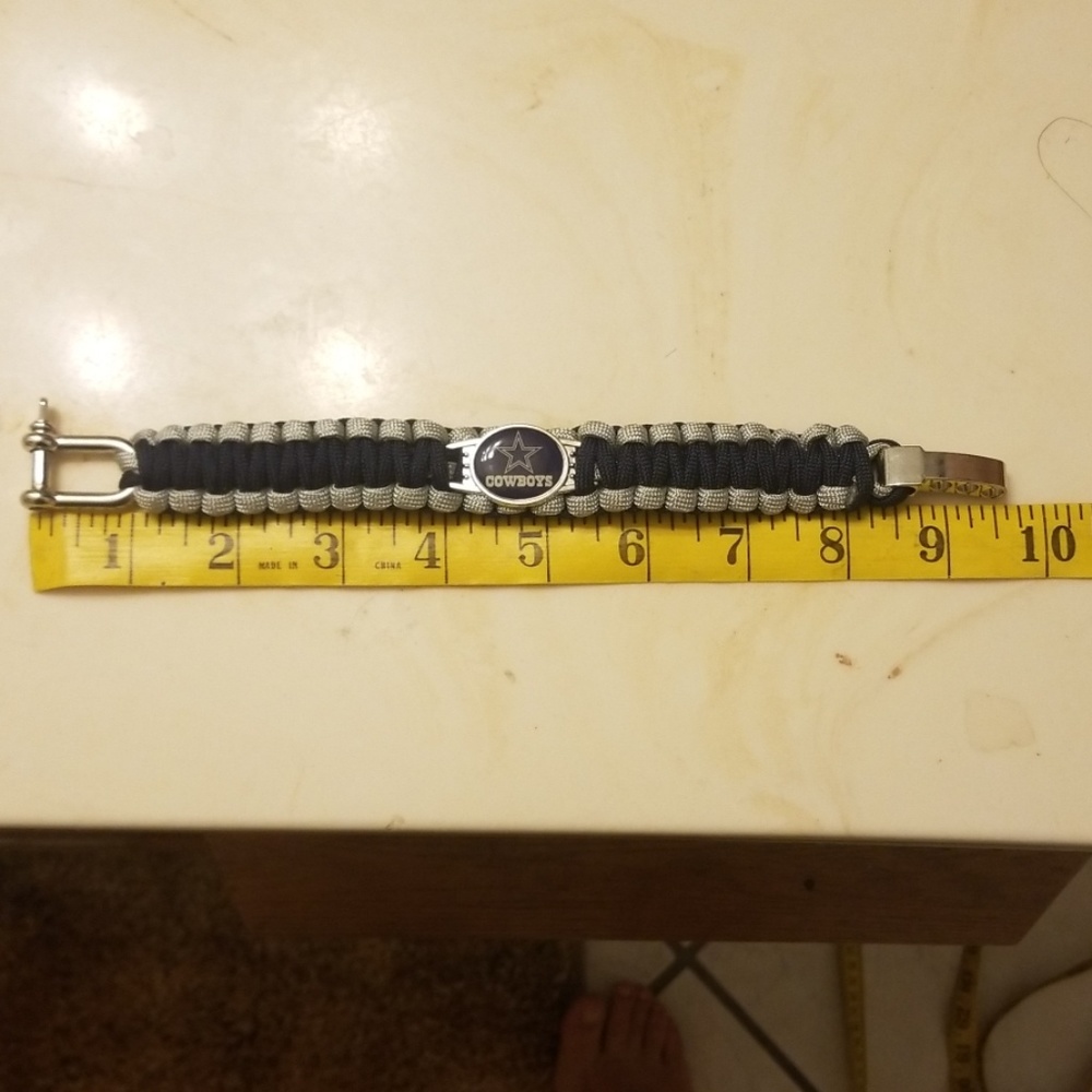 Dallas Cowboy survival bracelet. - Picture 2 of 5